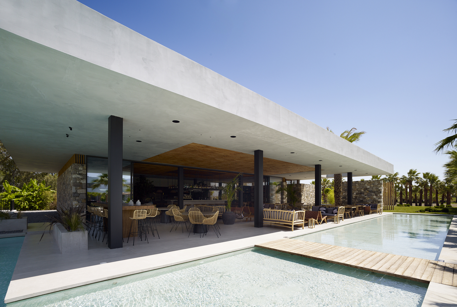 卡拉维亚海滩初级套房餐厅-65