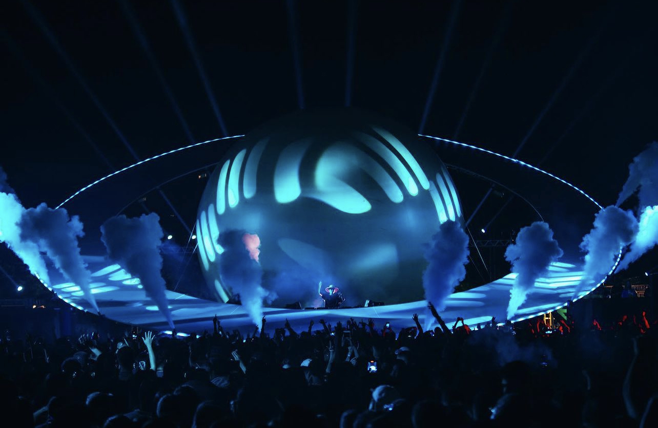 ABSTRACT SATURNO 2023-42