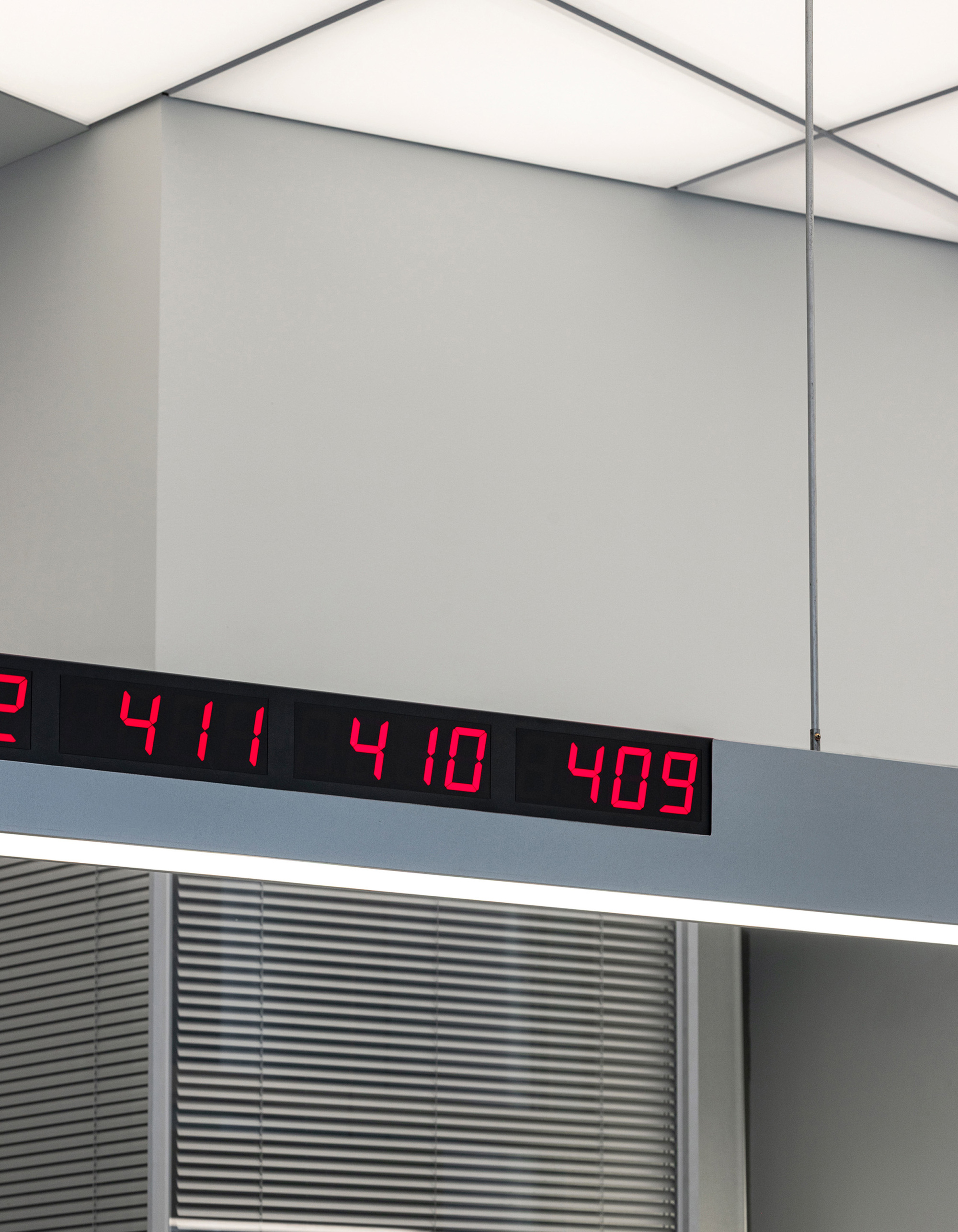 江南QDC

注：q·d·c可能是特定名称、缩写等，由于缺乏更多背景信息，只能按照原样呈现 丨韩国首尔丨Indiesalon-28