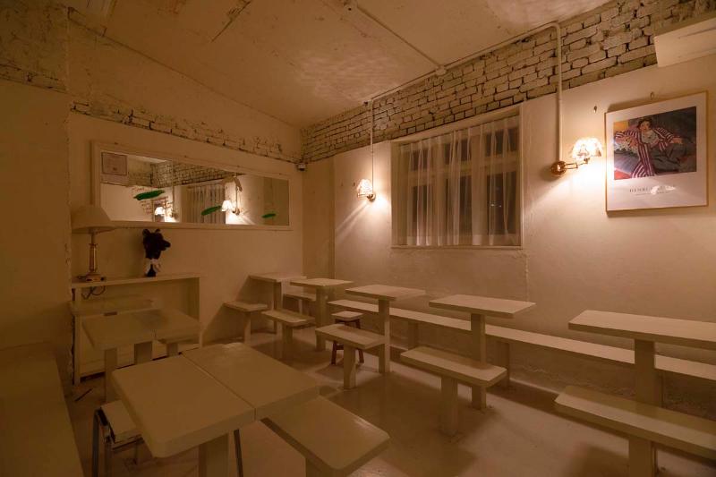 欧式家庭氛围的简约咖啡馆设计-6