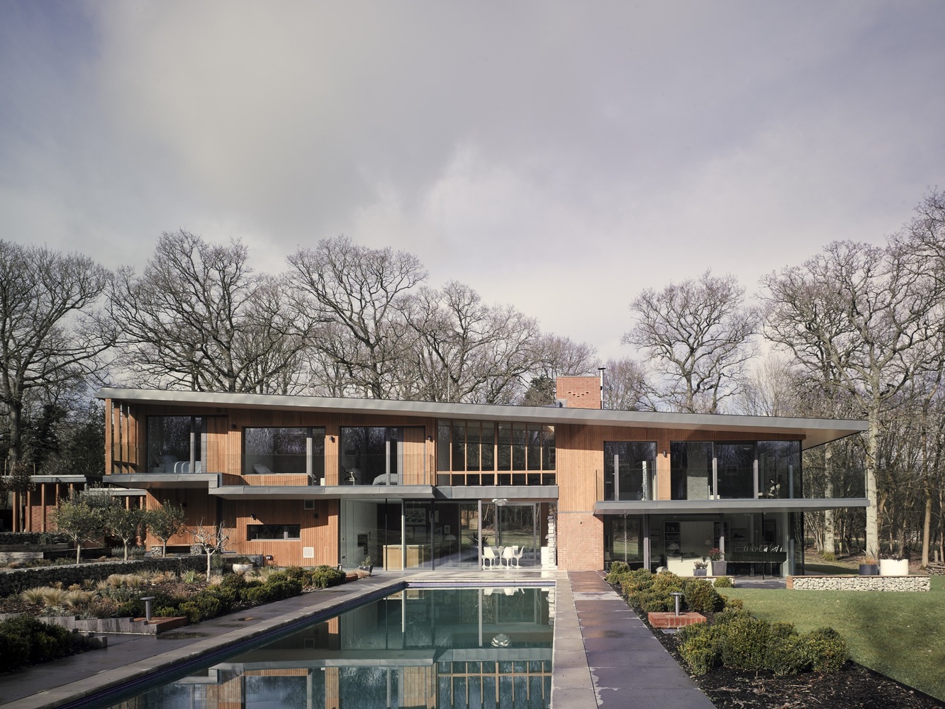 红砖绿意相映成趣,节能环保的英国乡村别墅-33