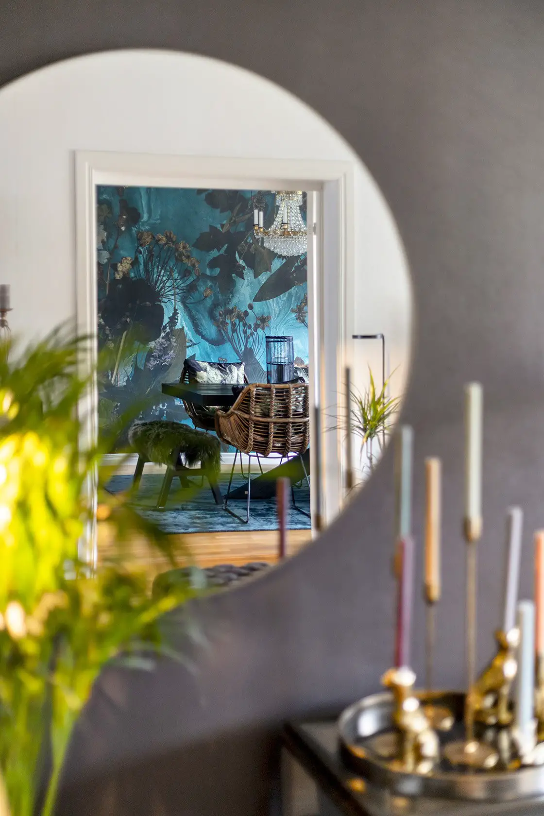 色彩斑斓的瑞典 77m2 公寓 | 极简与丰富的完美结合-2