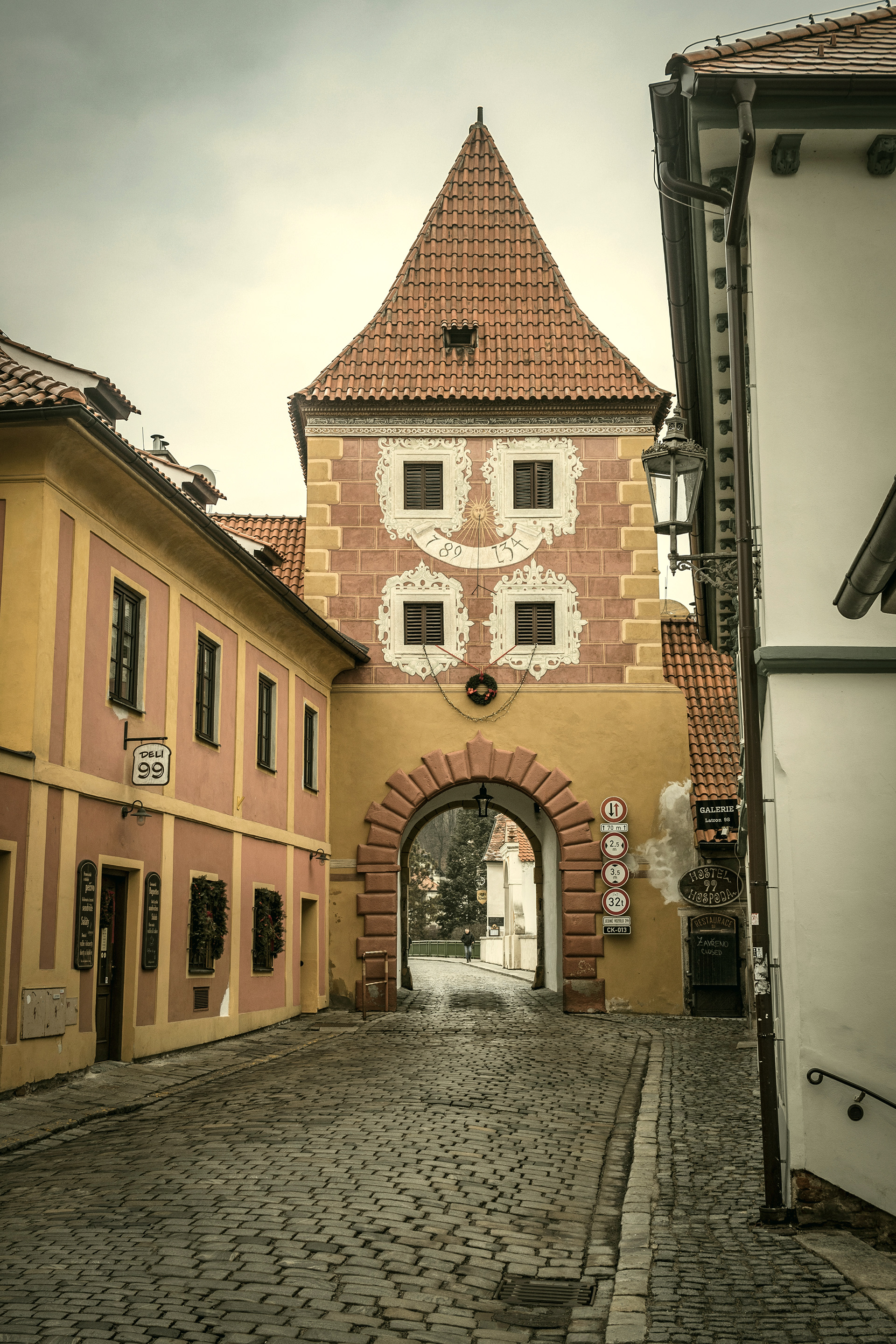 Gothic Prague and Krumlov-1