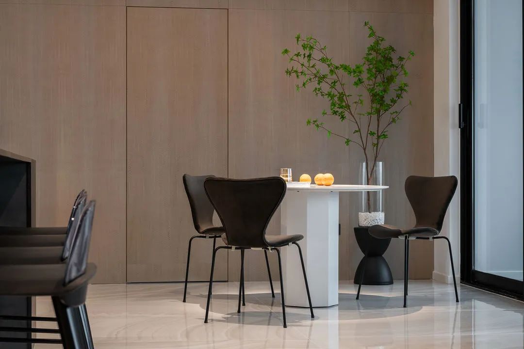 现代温馨与浪漫的居住空间-26