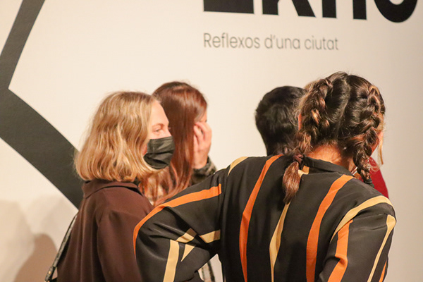 回声，一座城市的反射（注：refle·os推测应为reflejos，西班牙语反射、反响之意） -98