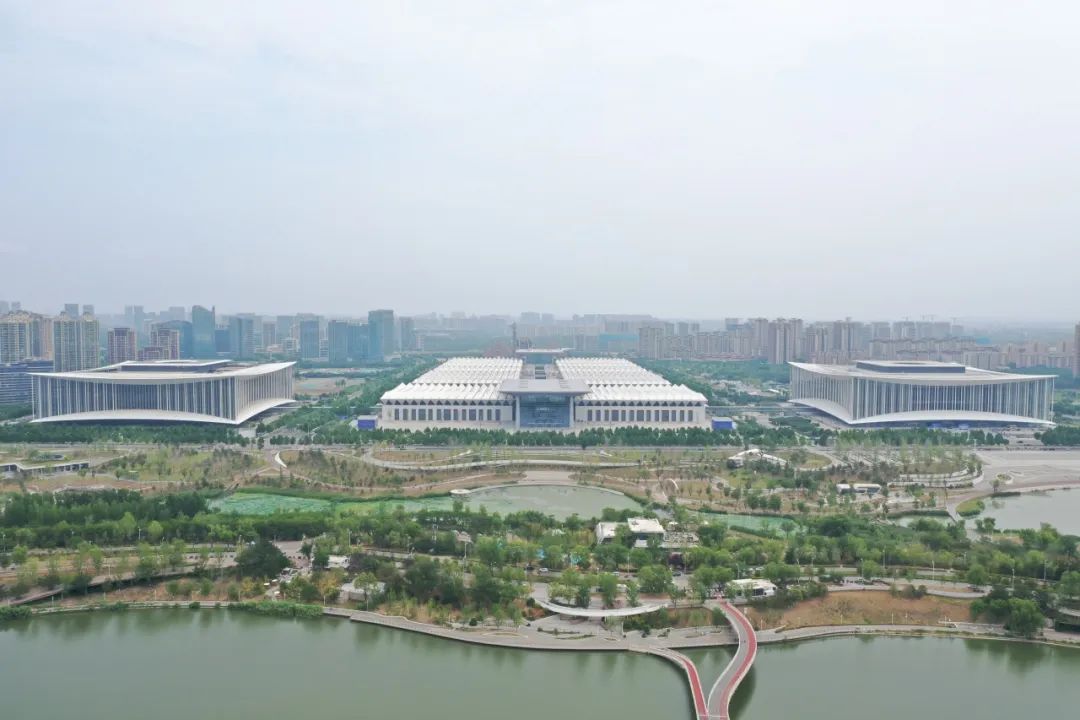 【城市名片】丝路会客厅，对话世界窗！中建八局匠心“筑”造西部会展新高度-97