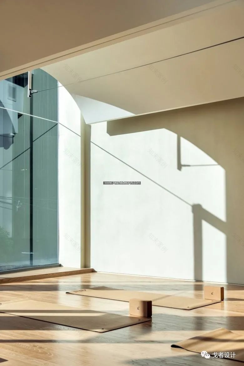 瑜伽馆的温馨互动空间丨Surapak Intrakul,Atitaya Taratai-17