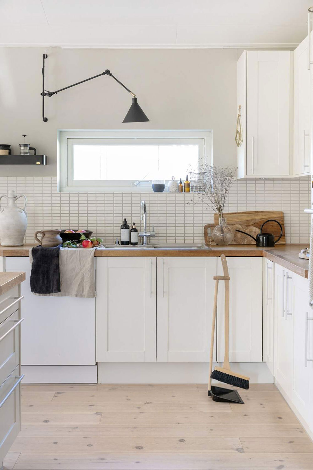 瑞典温馨小木屋，极简中的自然温暖-7