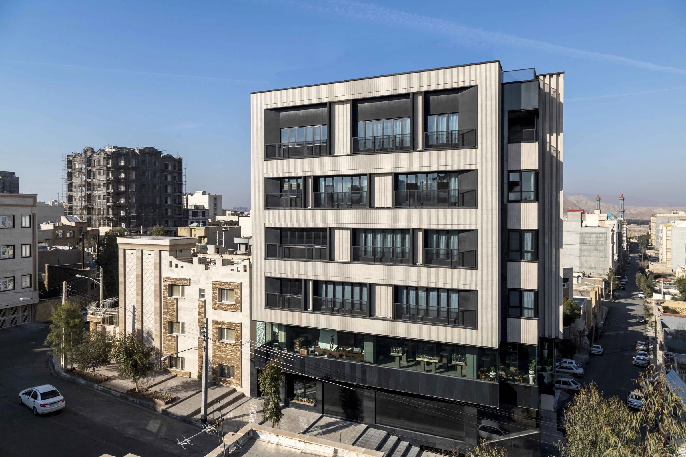 AGHAGHIA · 伊朗 Qom 的悬浮雕塑式公寓设计丨RJ ARCHITECTS-18