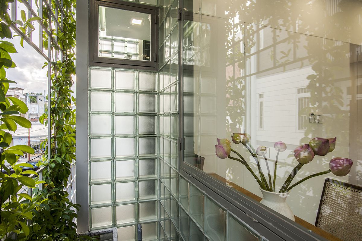 18 平米“玻璃屋”的逆袭 | 集居住、展示、租赁多功能合一-24