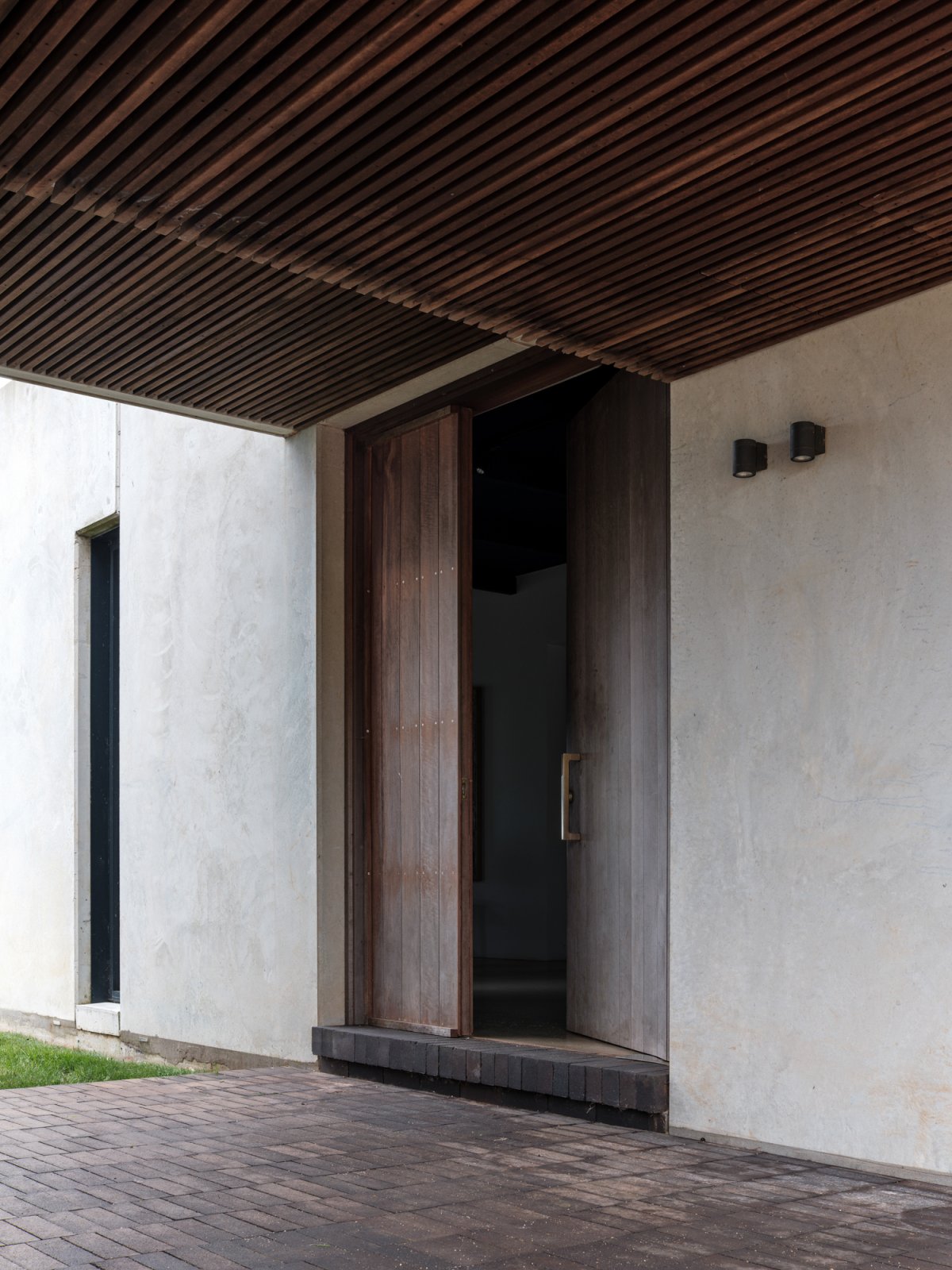 Highlands House · 木结构雕塑画廊别墅设计丨巴布亚新几内亚南部高地丨Luke Moloney Architecture 事务所-15