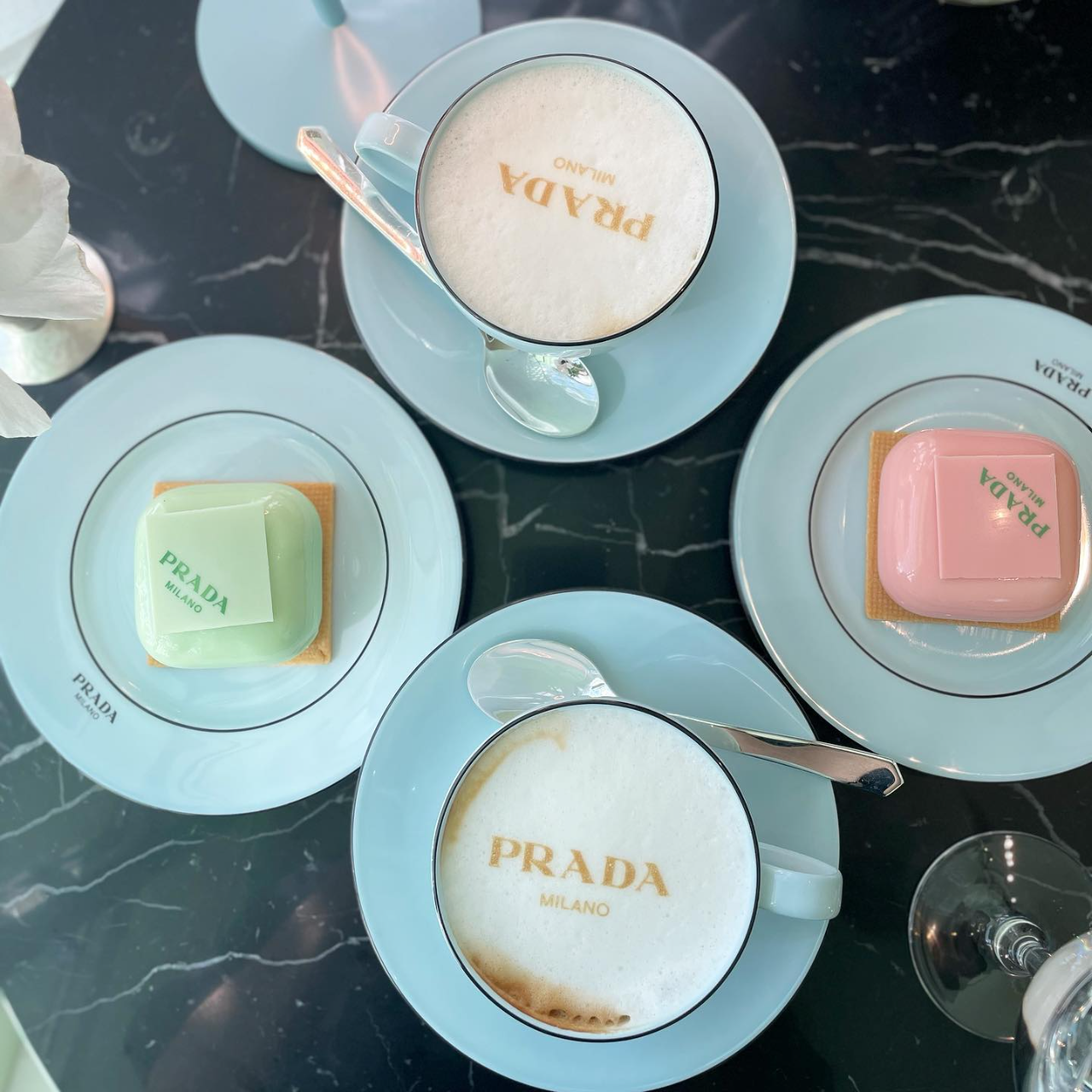 Prada Caffè 快闪咖啡店丨英国伦敦丨Roberto Baciocchi-64