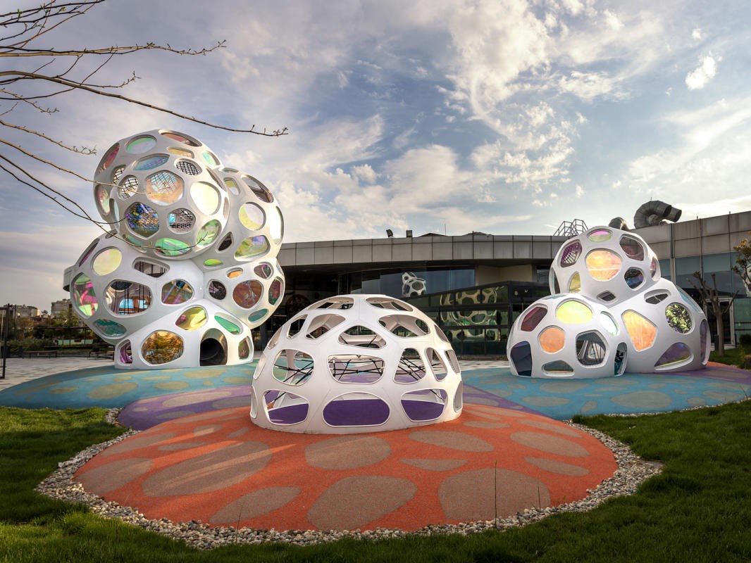 马尔马拉广场云团游戏装置-3