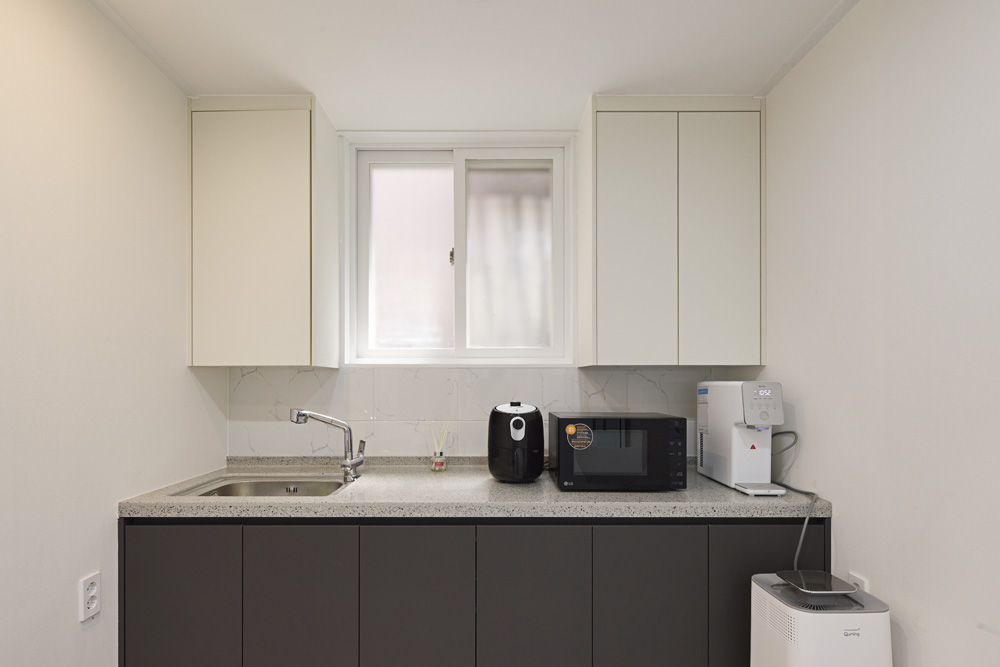 100 平极简共享办公空间设计-6