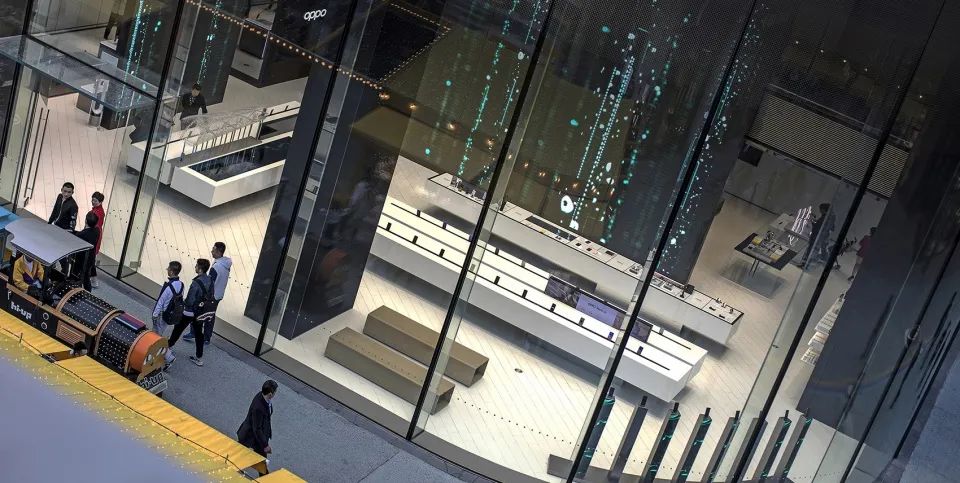 【499期】OPPO最新北京超级旗舰店设计，6块超级大屏创造独特视角-14