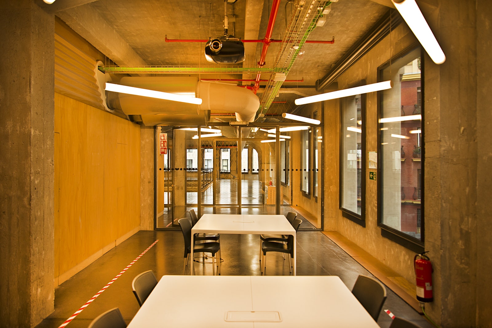 马德里新文化艺术地标 | Serrería Belga 多功能空间设计-13