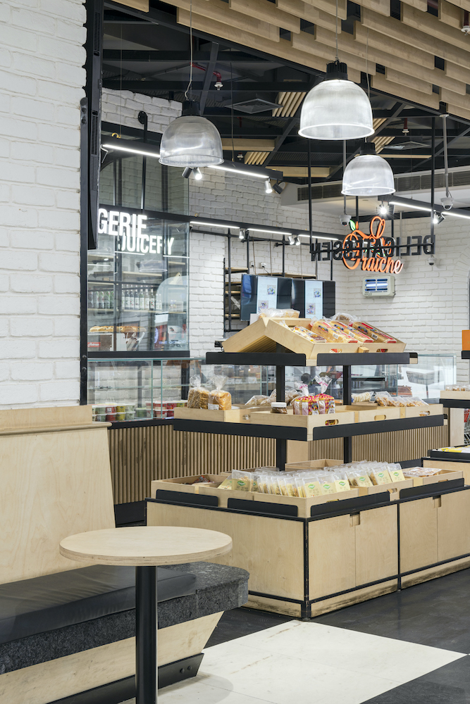 马尔凯大区（意大利的一个大区）丨英国德里丨groupDCA-26