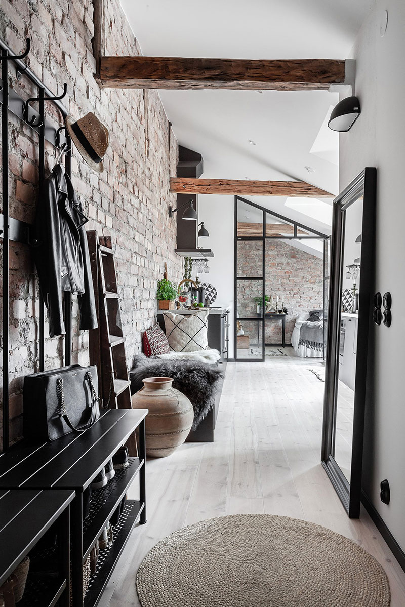 瑞典 35 平米砖墙阁楼公寓，原木梁与玻璃 partition 打造别致空间-20