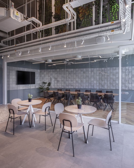 创新医疗科技公司的活力办公空间-11