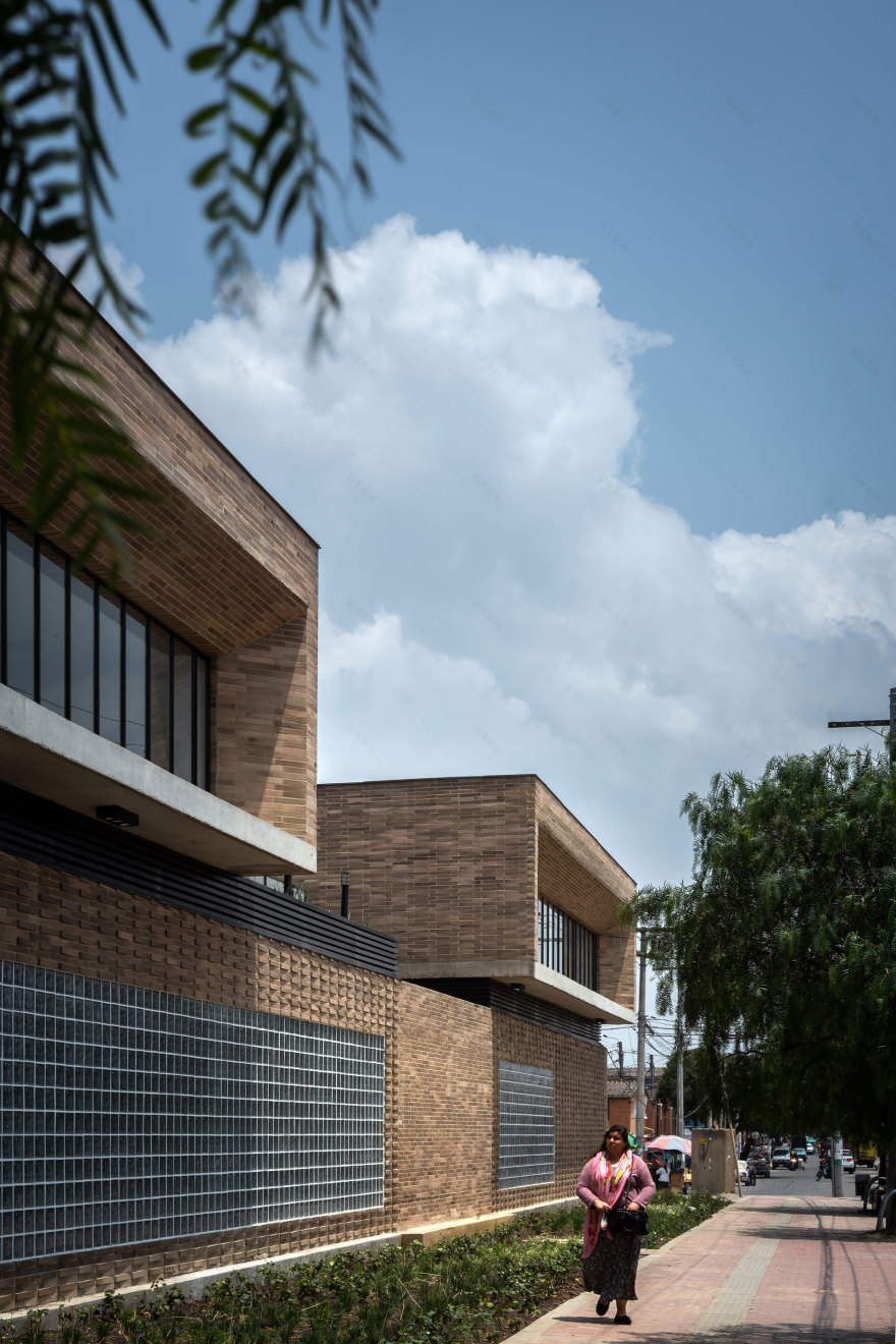 博萨的“El Recreo”幼儿园 · 城市教育中心的新星-11