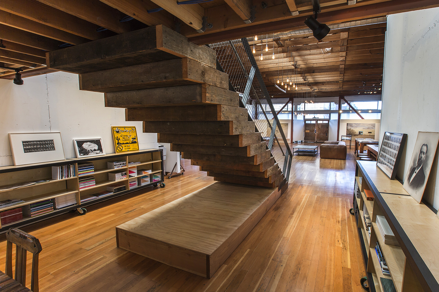 重塑历史 | 摄影师理查德·米斯拉奇的摄影工作室-26