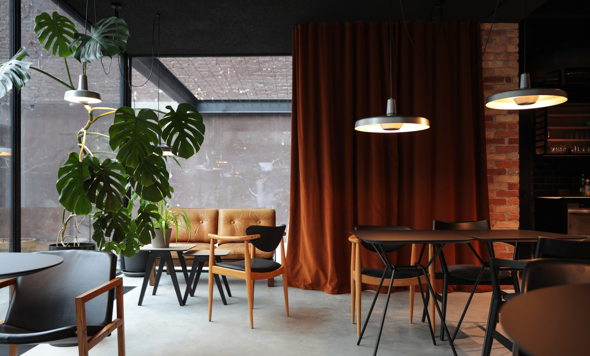 Urania Cinema Transformation / 3LHD-37