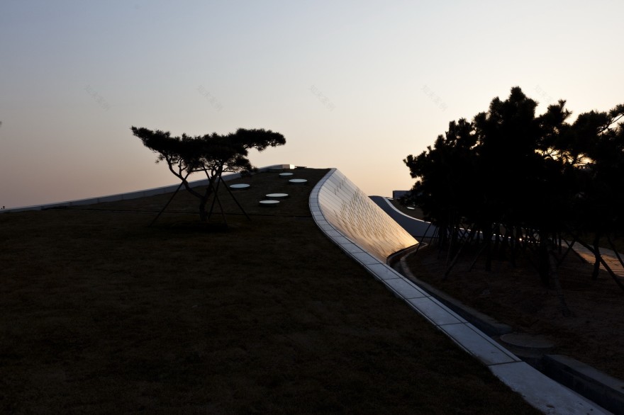 Public Bathroom HHD_FUN Architects-13