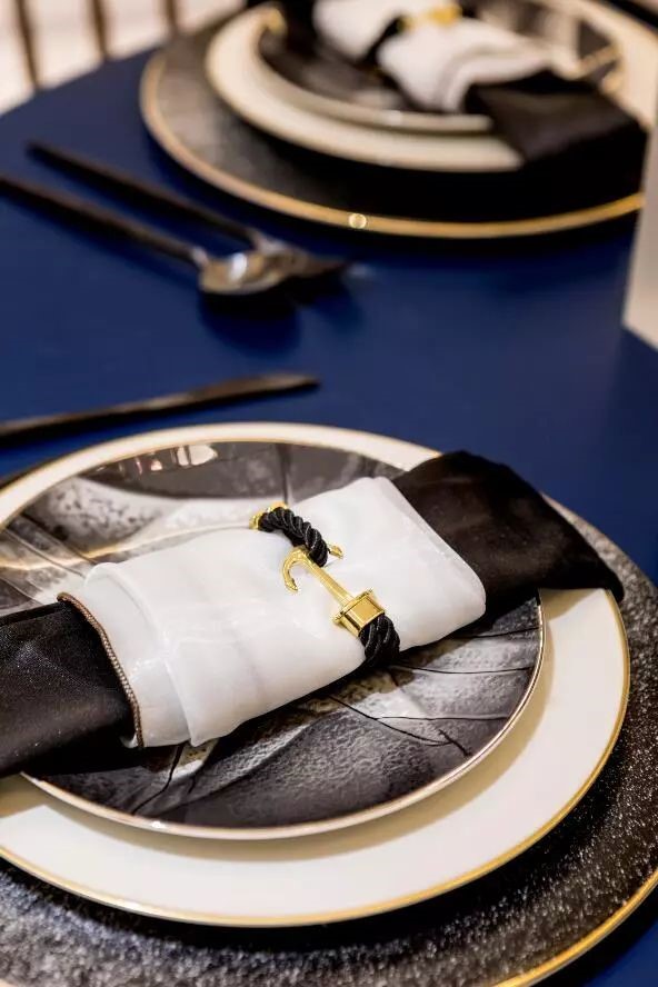 前卫艺术融合自然元素，打造浓烈色彩的现代空间-12