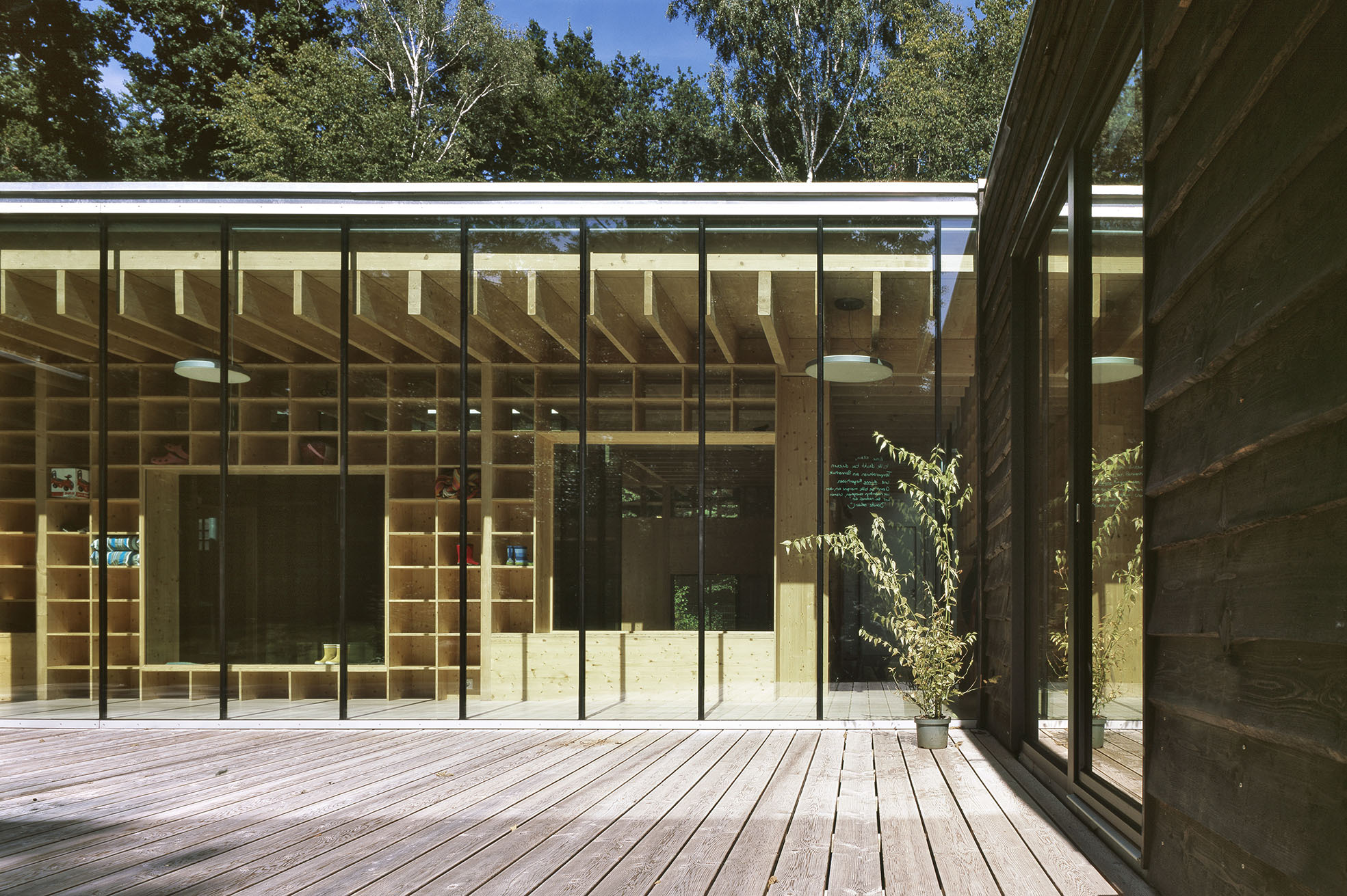 汉堡幼儿园融入自然,室内外共生长-15