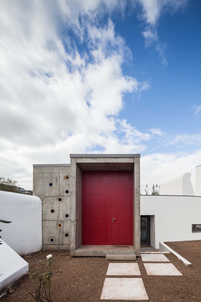 里斯本洛里什住宅 · 旧建筑新生命,彩色空间营造生活美学-15
