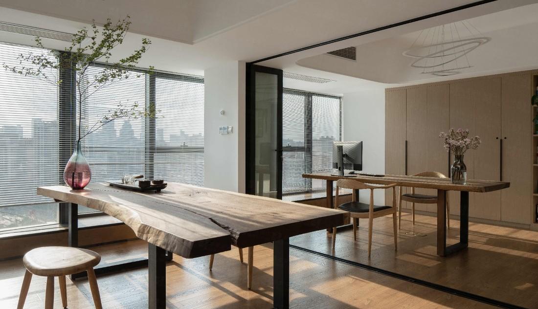 自然光下的舒适办公空间-0