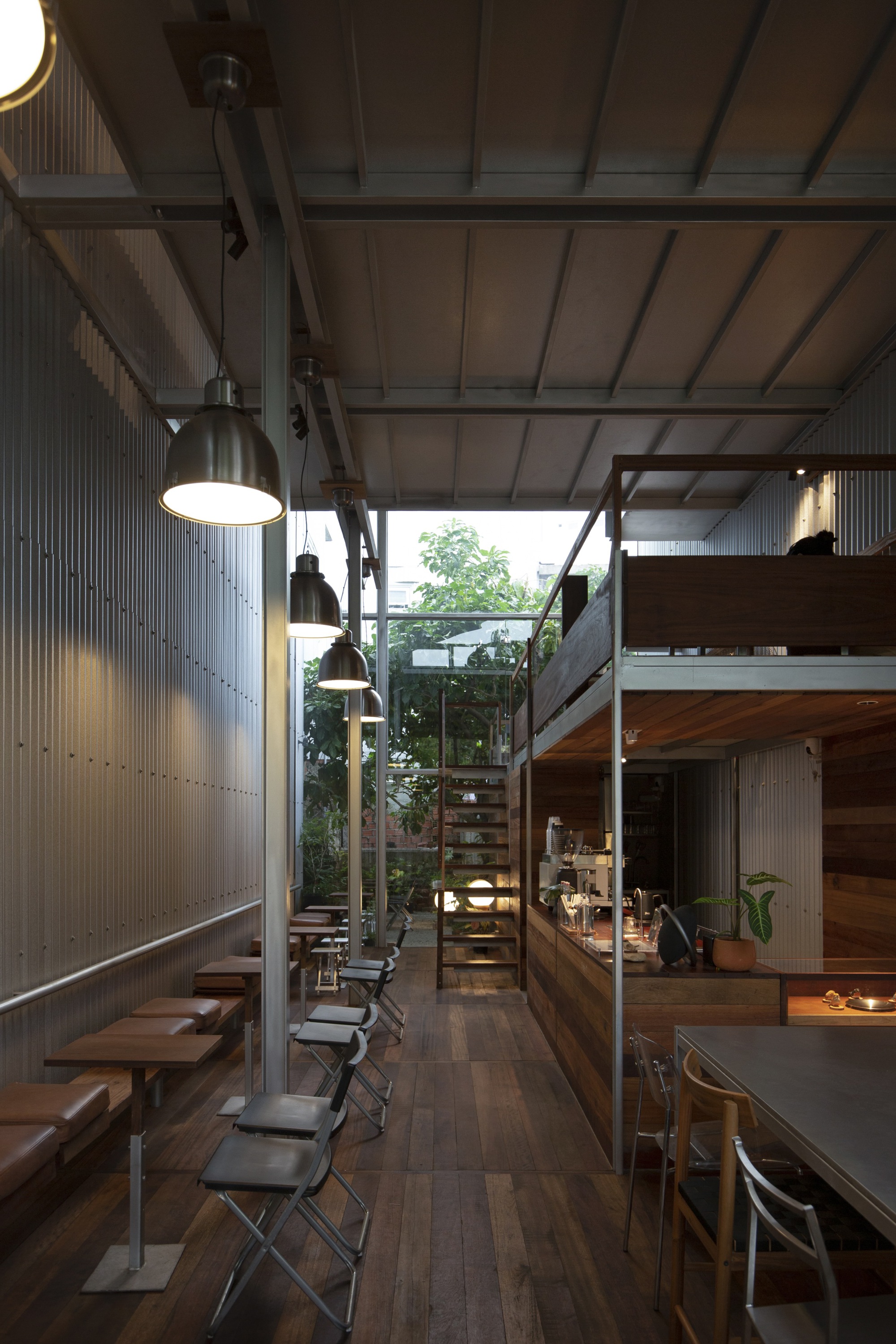 Ton Corner 咖啡店丨越南丨TON Architects-36