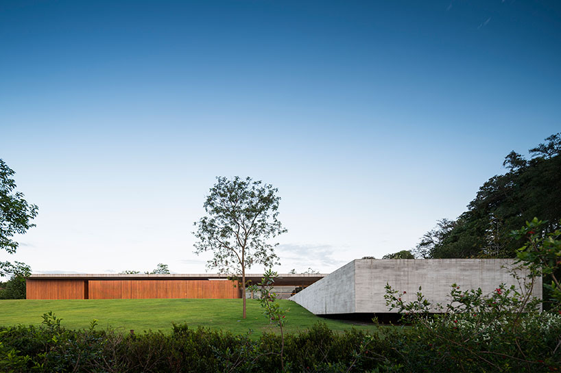 巴西 MK27 工作室打造独特曲线住宅 | Redux House-15