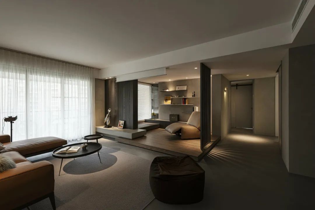 焦糖木肌理,构建内敛沉静的居家空间-10