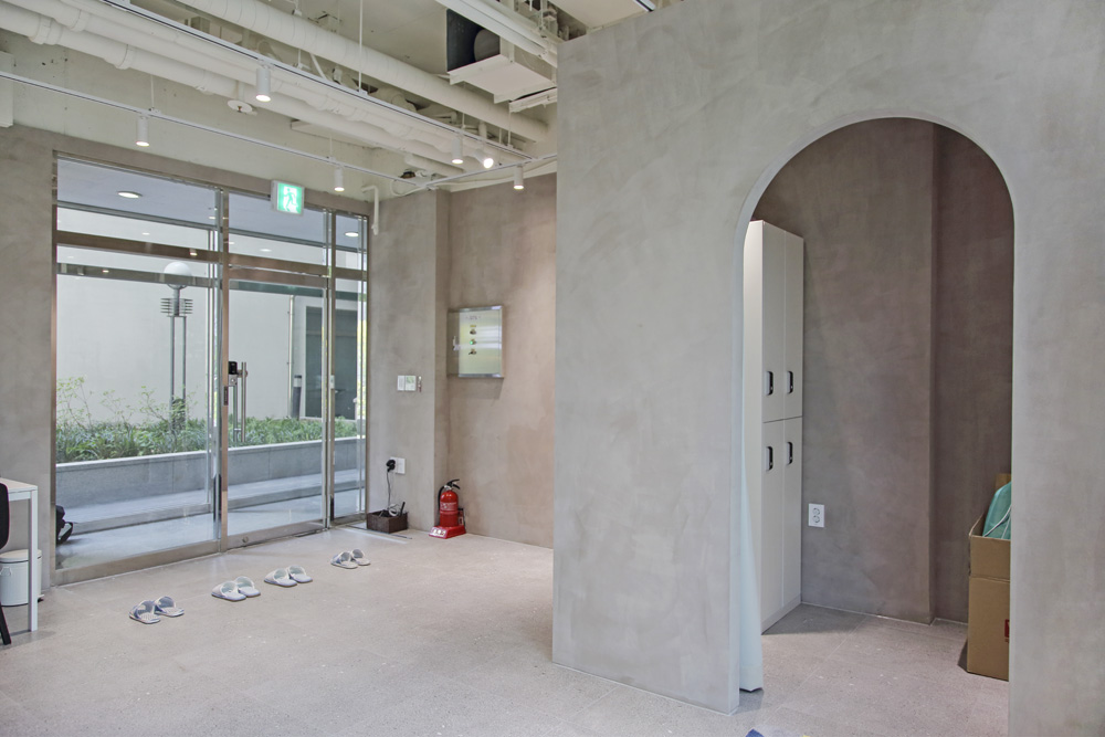 韩国高级室内设计案例 | 15 平米极简塑料凳学屋-3