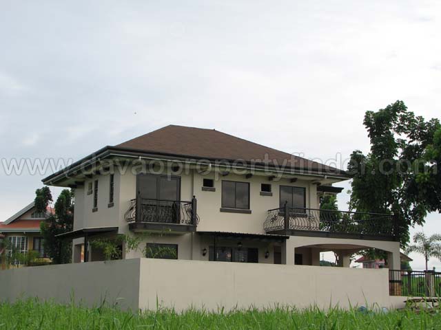 地中海风格带阁楼房屋设计项目-11