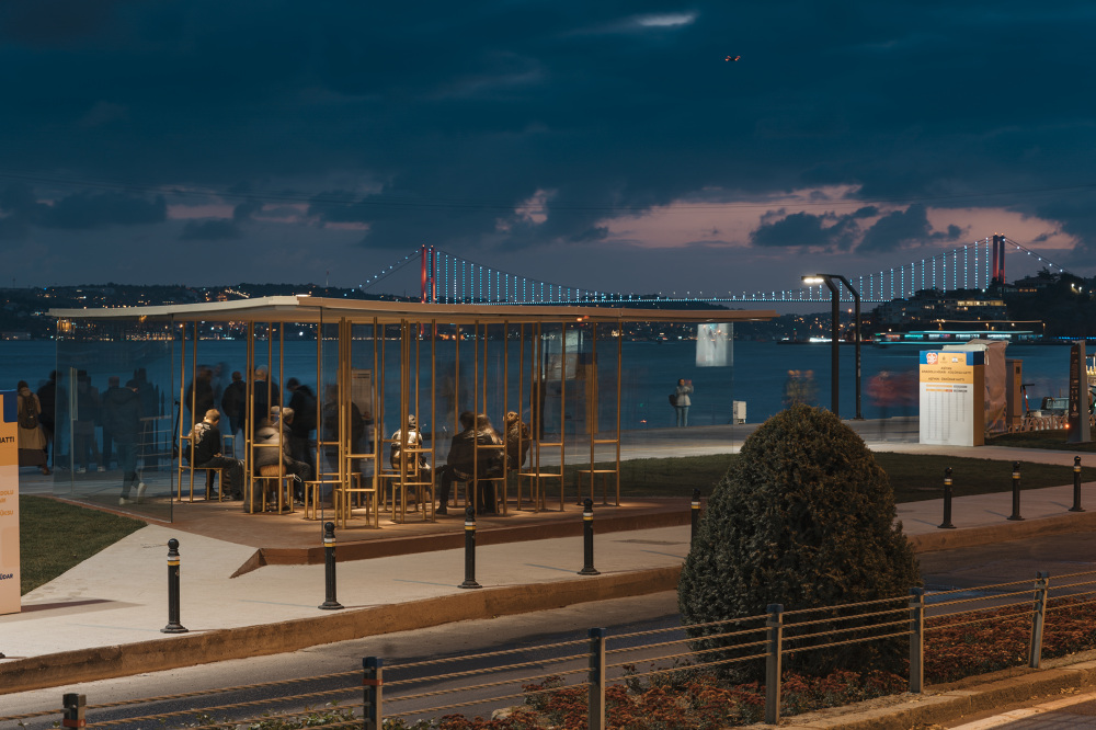 阿希扬候机（车）室

注：Aşiyan可能是特定的人名、地名等专有名词，由于缺乏更多背景信息，这里直接音译如果它在特定语境中有固定的中文译法，需根据实际情况调整 丨土耳其伊斯坦布尔-11