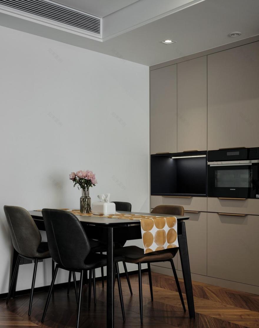 黛蓝与橙时尚个性舒适空间设计-12