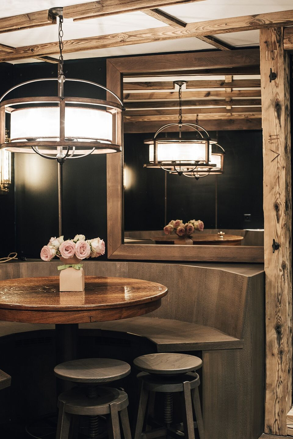 COCC· and coherent 打造瑞士圣加仑老城区温馨酒馆-32