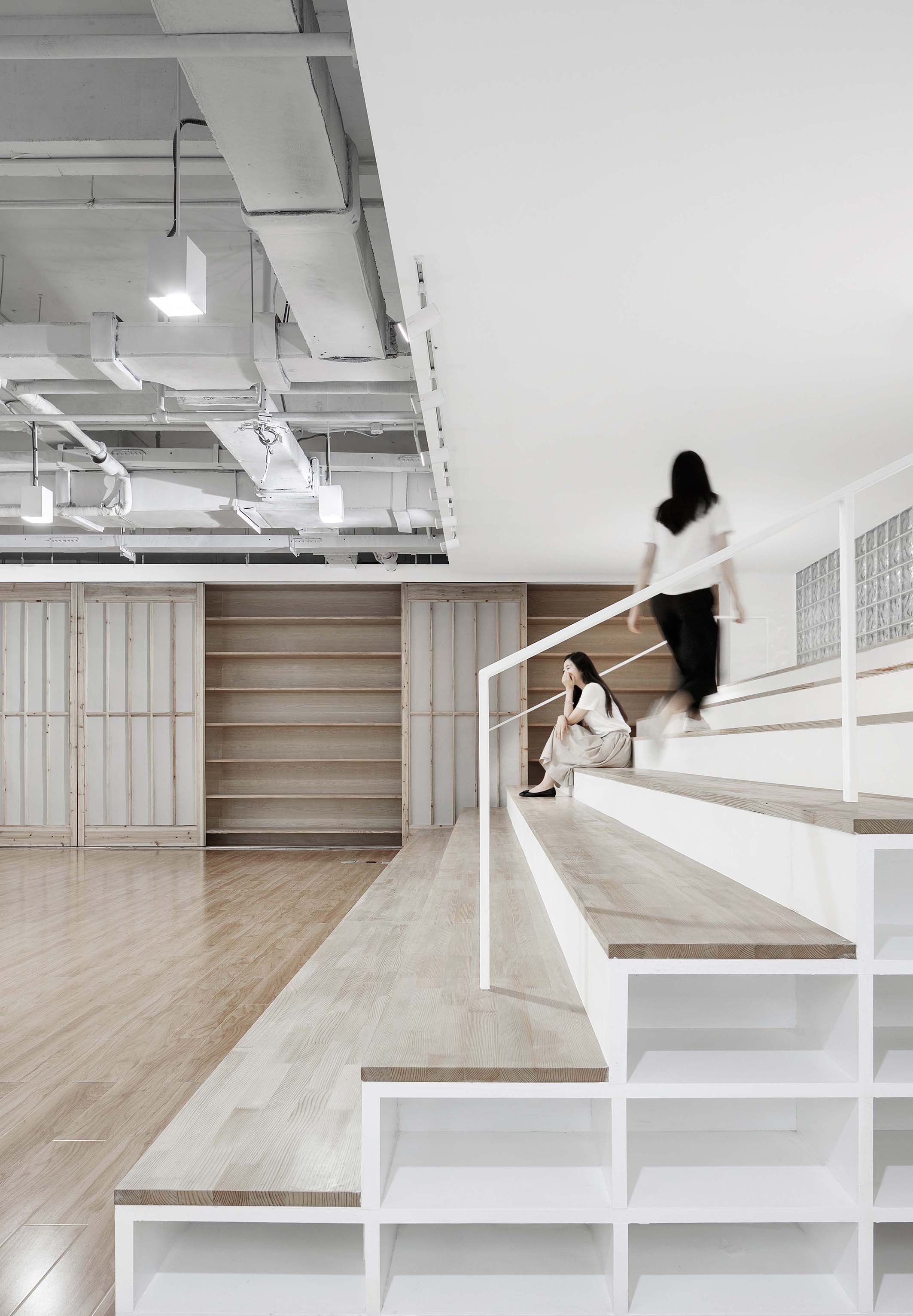 郦文曦建筑事务所打造的游戏公司办公室空间设计-57