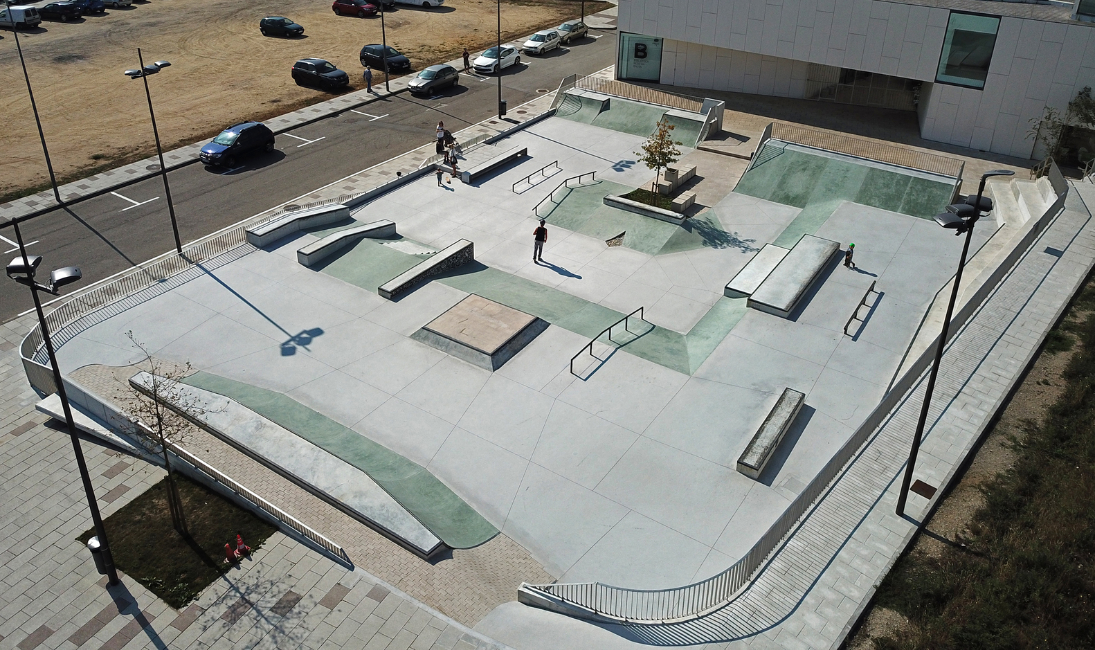 Carballo 滑板公园 · 融入城市的街头运动空间-12