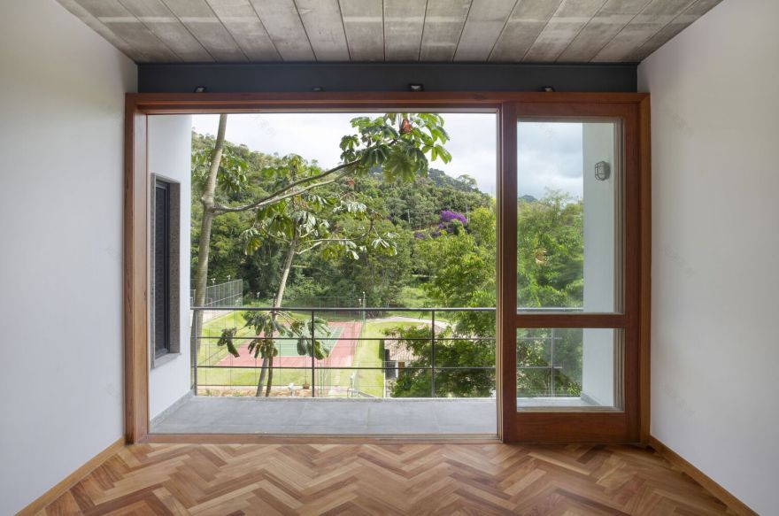 巴西伊普·阿马雷罗住宅丨科拉·马德尔-22