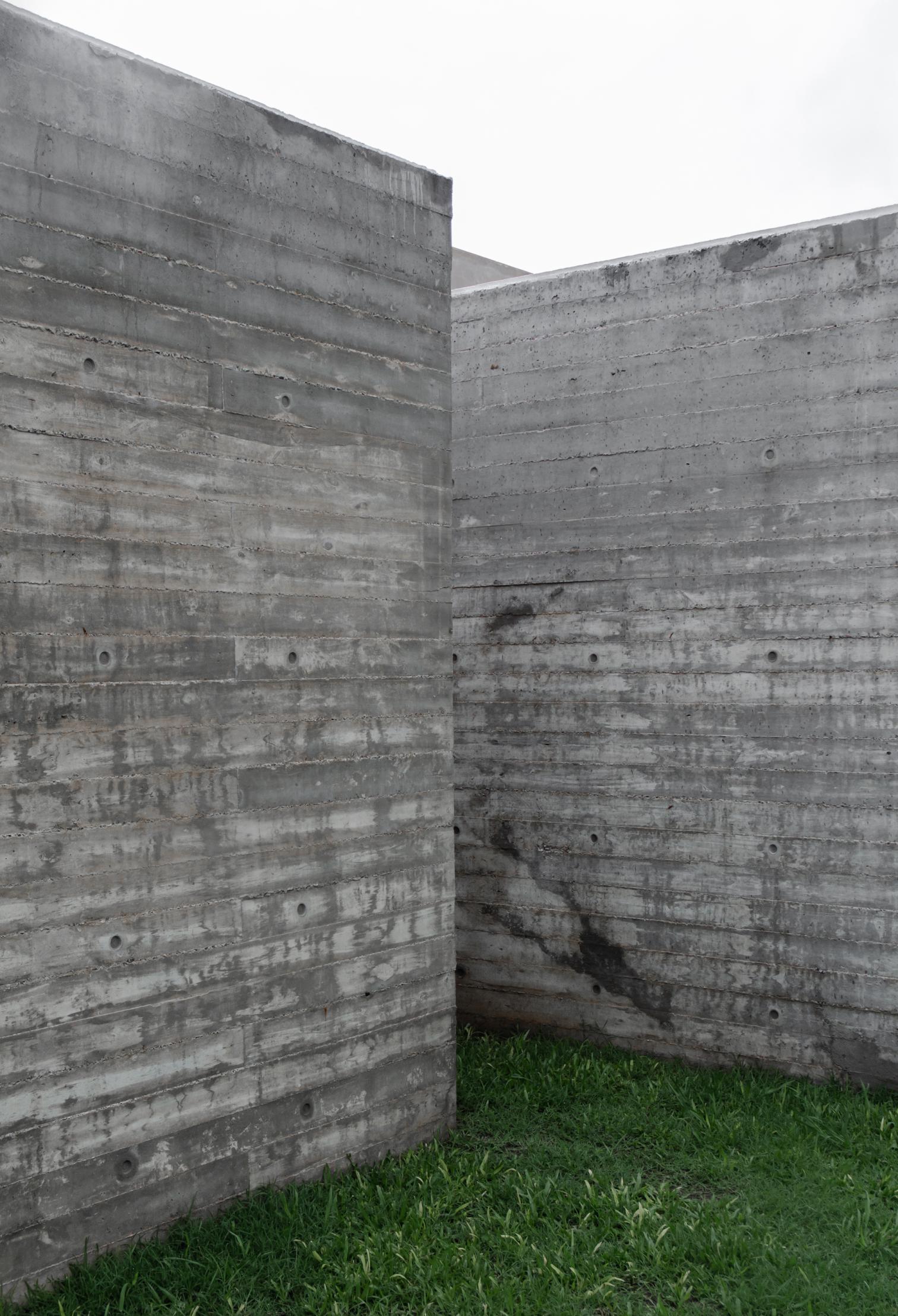 玻璃与混凝土的透明游戏——阿根廷 City Bell 住宅设计-10