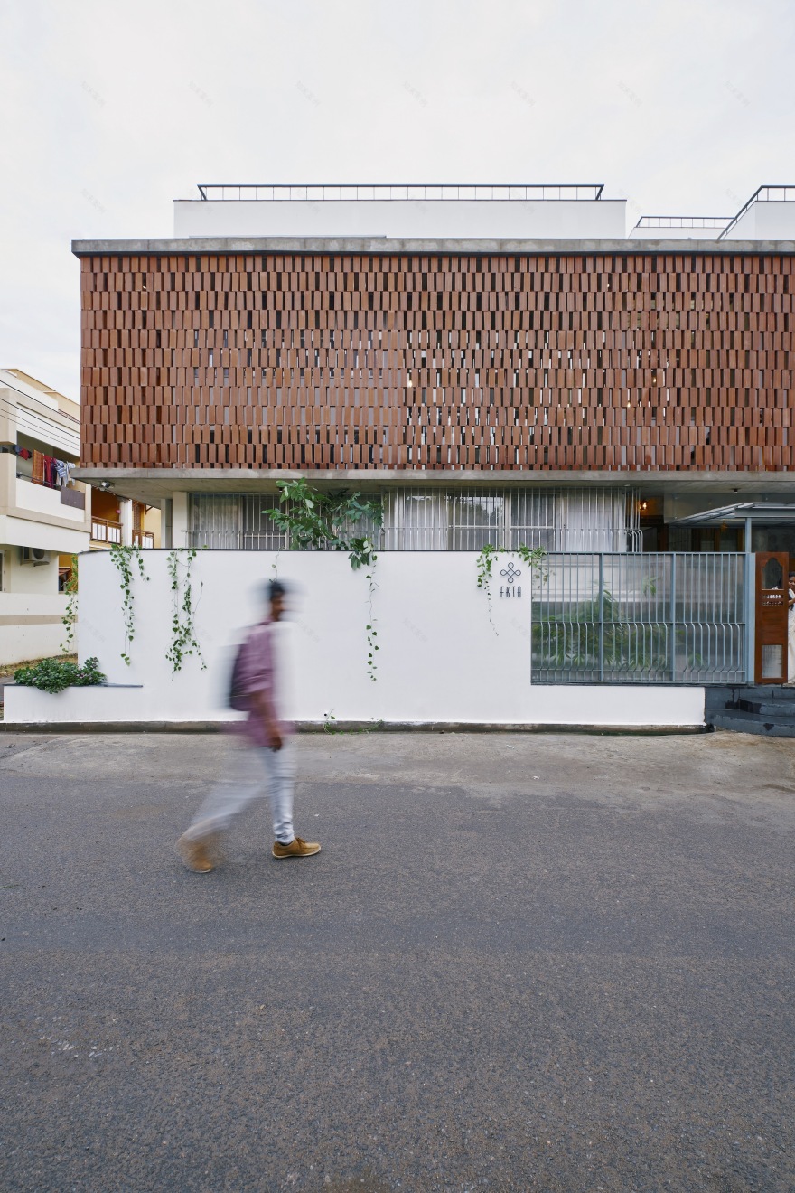 两种现实之屋丨印度本地治里丨STO.M.P-18