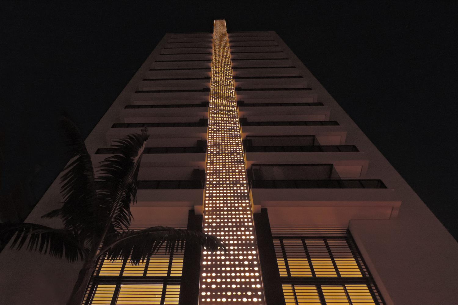 巴西圣保罗 Cobogó住宅楼 | 创新立面设计与环保材料完美结合-2