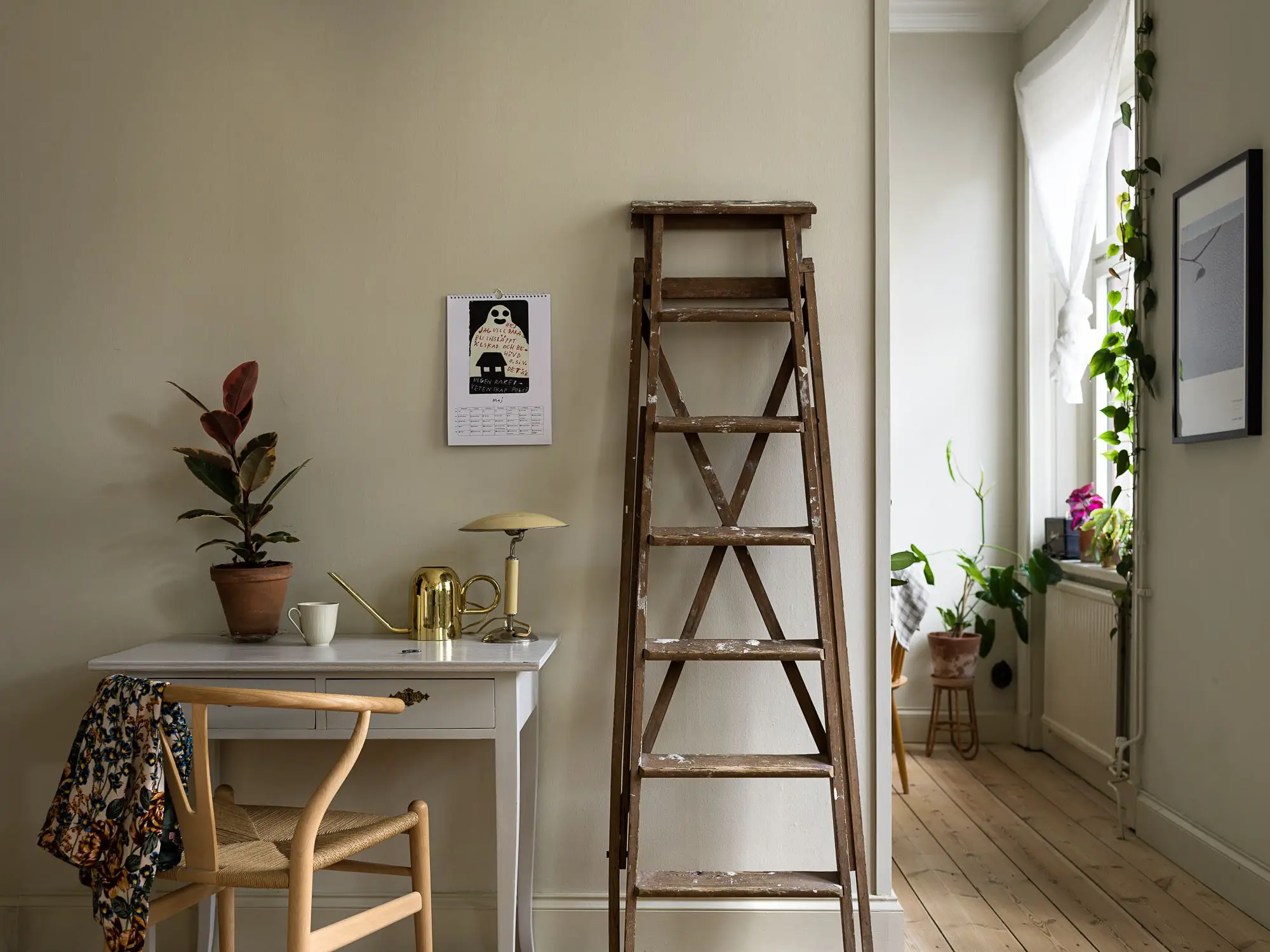 复古色彩的旧楼公寓-2