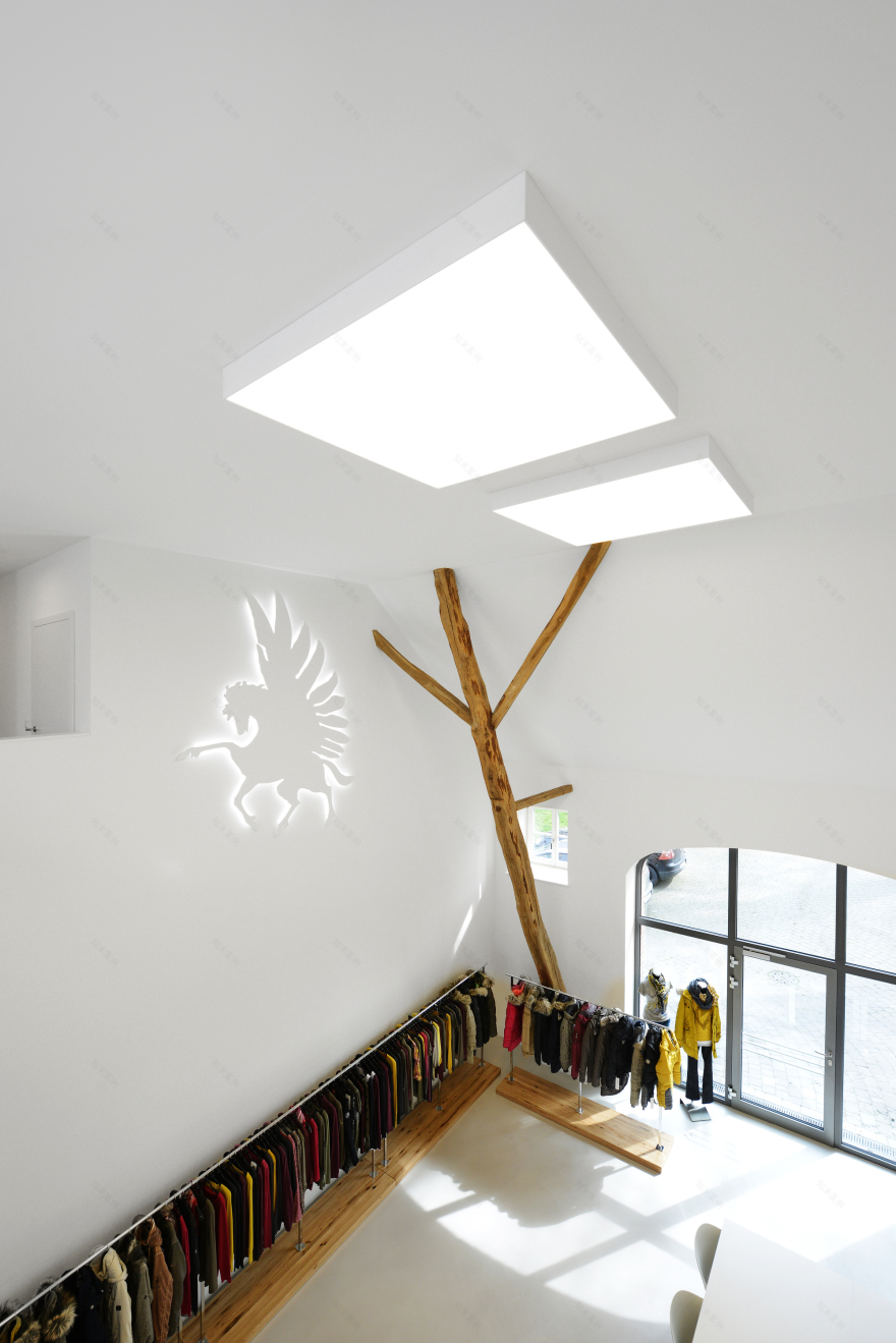 德国服装设计公司仓库改造 展现木梁雕塑之美-34