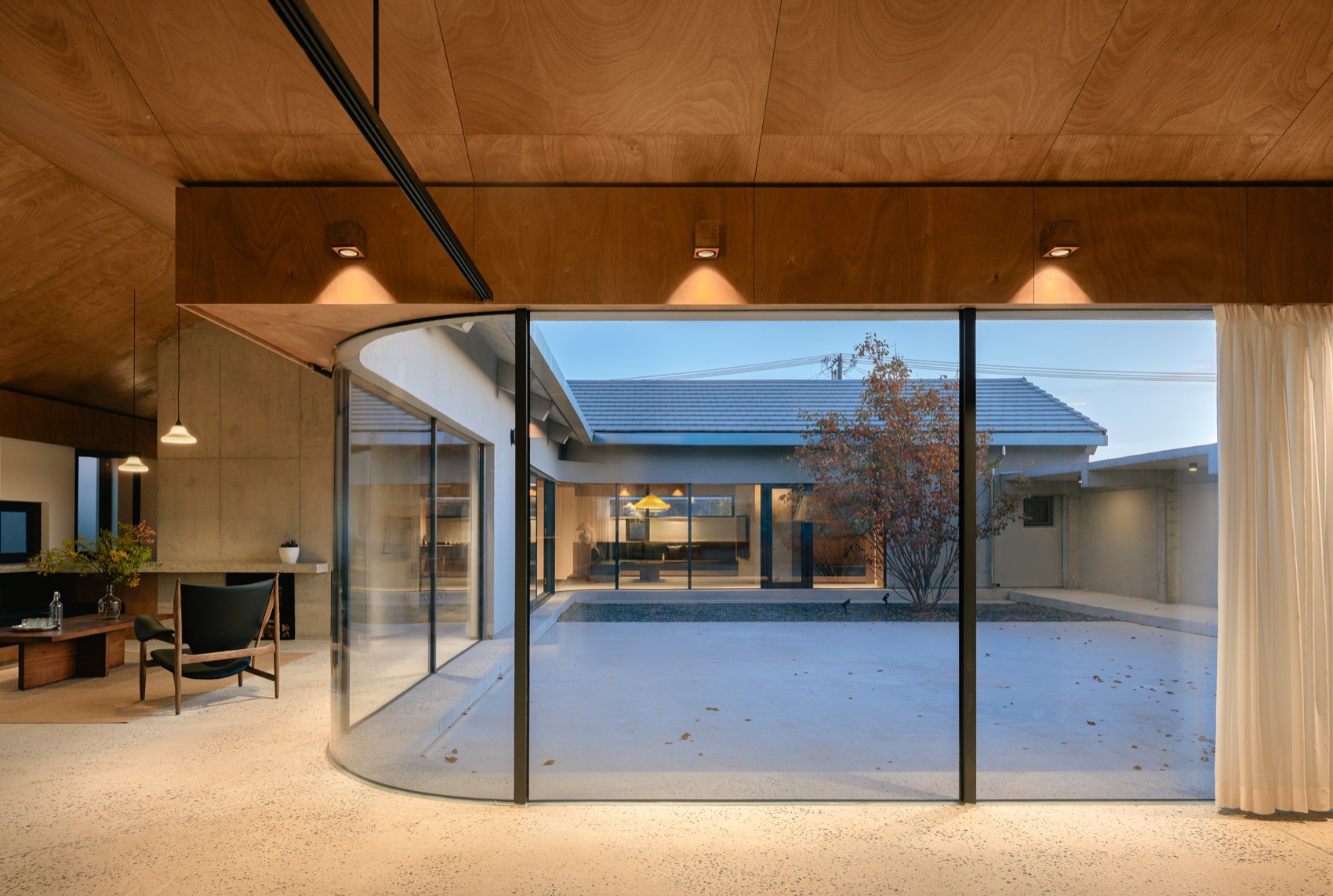 十字交叉之家 – 一朵屋面下的安顿与穿梭丨中国北京丨察社办公室-119