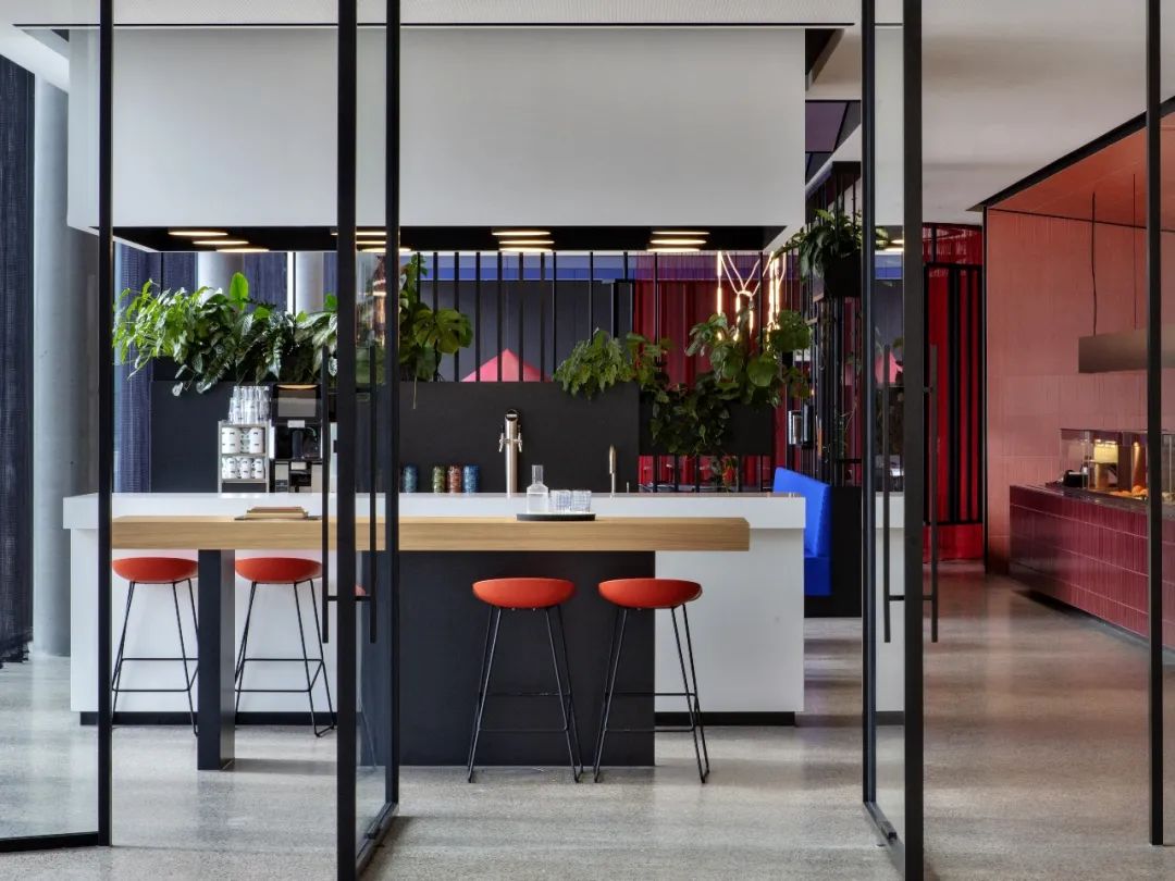 彩绘施瓦本文化，打造现代办公空间-17