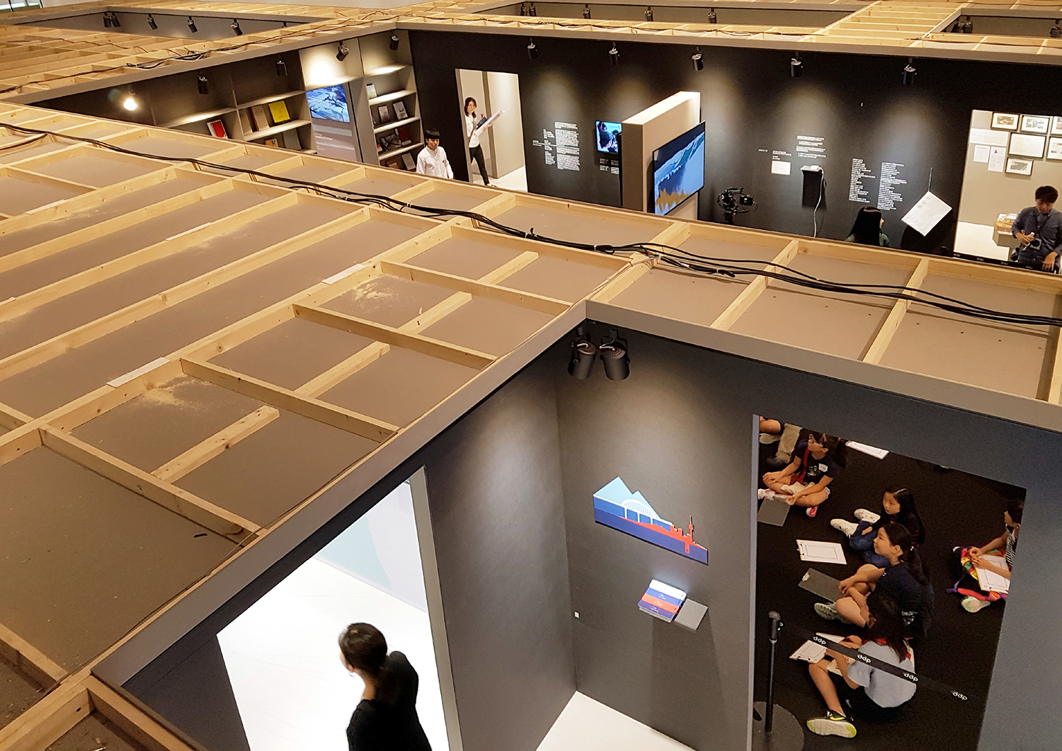 首尔双年展“城市展览”设计 | 空间与社会的互动探索-20